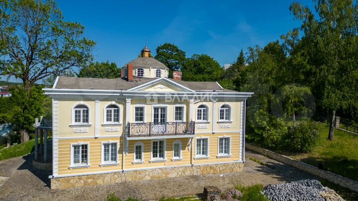 Дом 419 м² на участке 38 сот.