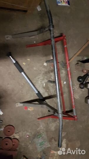 Гантели литые, турник самодельный