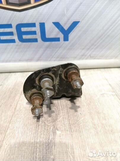 Кронштейн крепление блока ABS абс Volkswagen polo