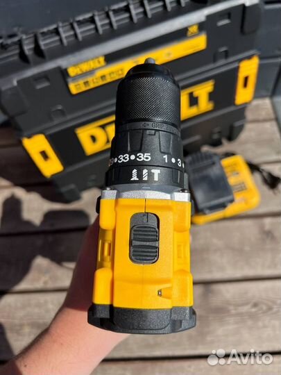 Шуруповерт dewalt 18v новый