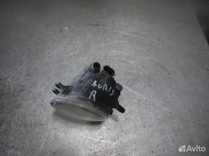 Фара противотуманная передняя правая Toyota Auris