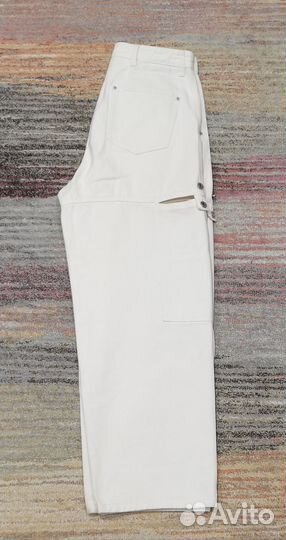 Белые джинсы