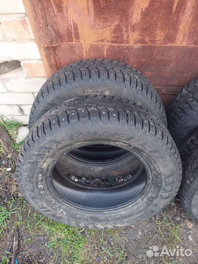 Pirelli Winter Carving Edge SUV 215/65 R16 98T