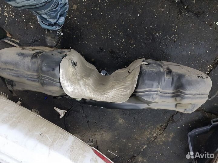 Бак топливный (Genesis G70)