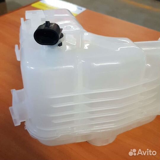 Бачок расширительный Chevrolet Cruze, Opel Astra J