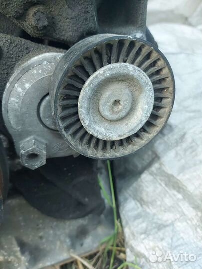 Натяжитель ремня на Mercedes двигатель m272 m273