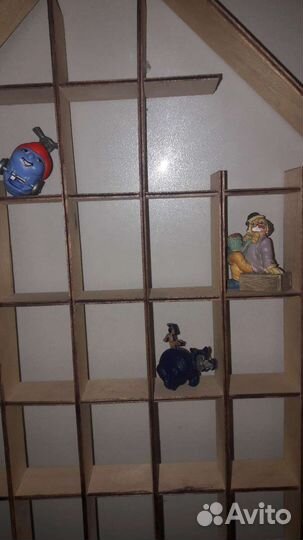 Полочка для коллекций