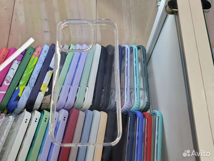 Защитные стекла и чехлы на iPhone 14 Pro Max