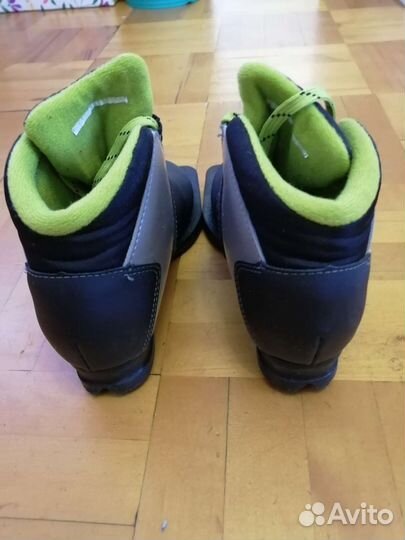 Лыжные ботинки