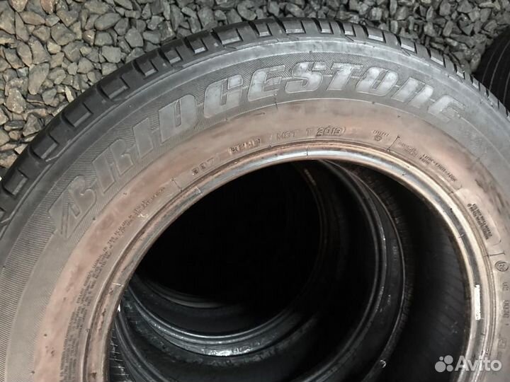 Bridgestone Dueler H/P Sport 215/65 R16