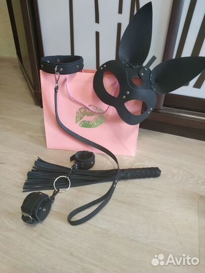 Маска зайки наручники ошейник плеть кожа