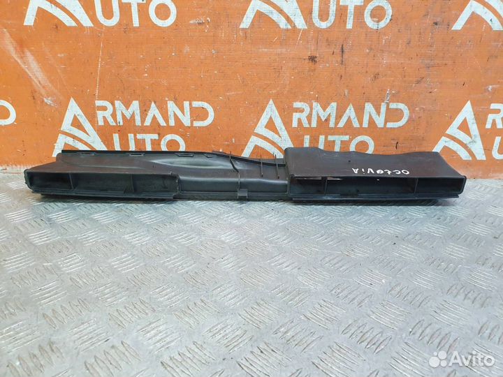 Воздуховод радиатора верхний Volkswagen Jetta 7