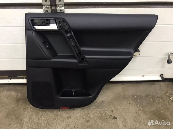 Обшивка двери задняя Toyota Land Cruiser Prado 150
