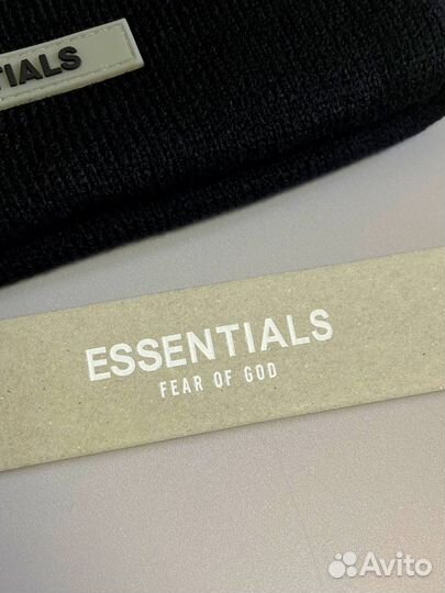 Шапка essentials