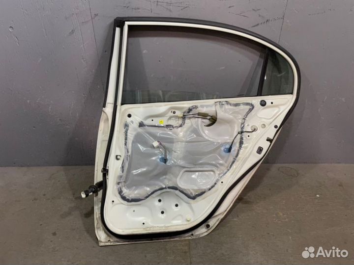 Дверь задняя правая Honda Civic 8 4D FD