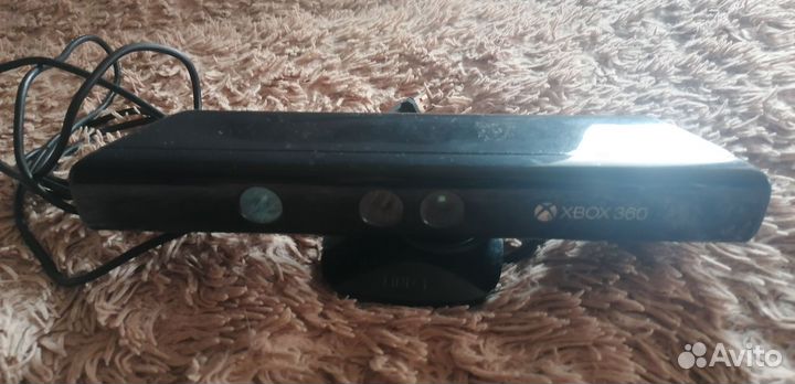 Xbox 360 Kinect, AV кабель, наушники