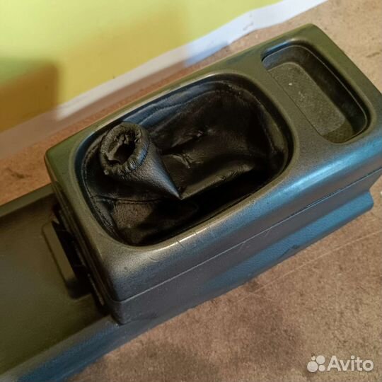 Центральная консоль пола Nissan Note E11