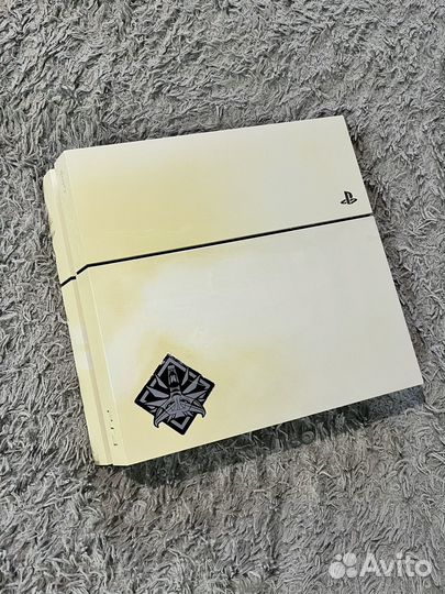 Игровая приставка ps4 + VR-шлем + 9 игр