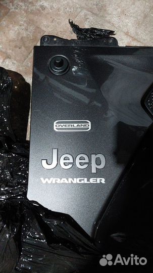 В разборе Jeep Wrangler 2020 года 3 двери 2.0T