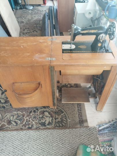 Швейная машина Подольск ножная