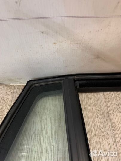 Стекло заднее правое Dodge Caliber 2007