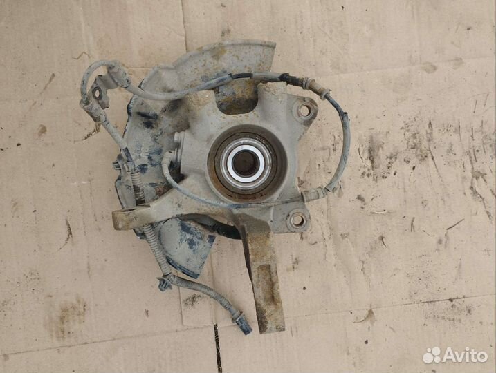 Передний правый поворотный кулак Hyundai Tucson