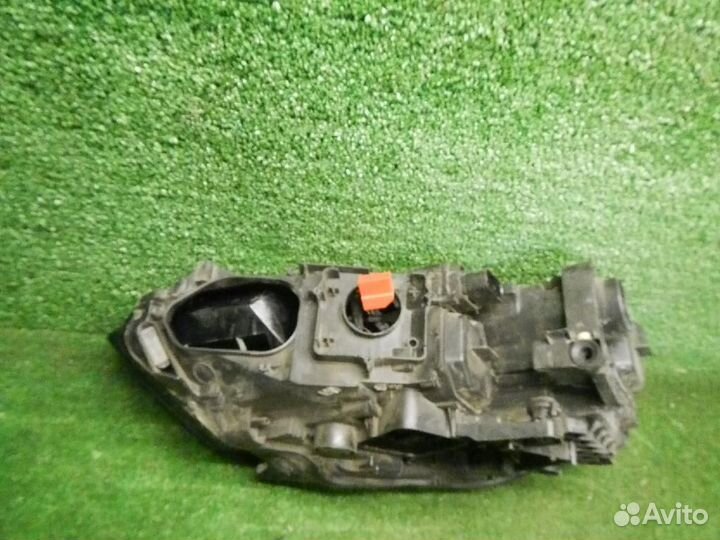 Фара правая Volkswagen Passat