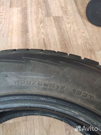 Goodyear UltraGrip Ice 225/60 R17 103