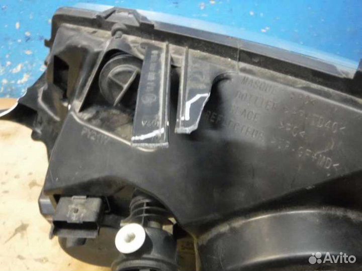 Фара правая Renault Duster