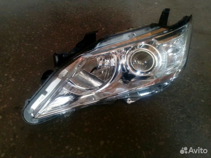 Фара левая Тойота Камри 11-14 г. в