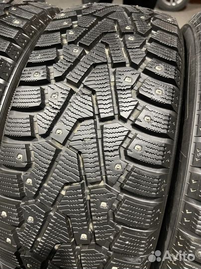 Pirelli Ice Zero 215/55 R16