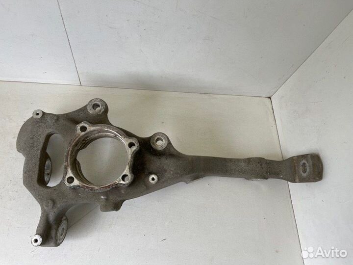 Кулак поворотный передний правый Mercedes-Benz