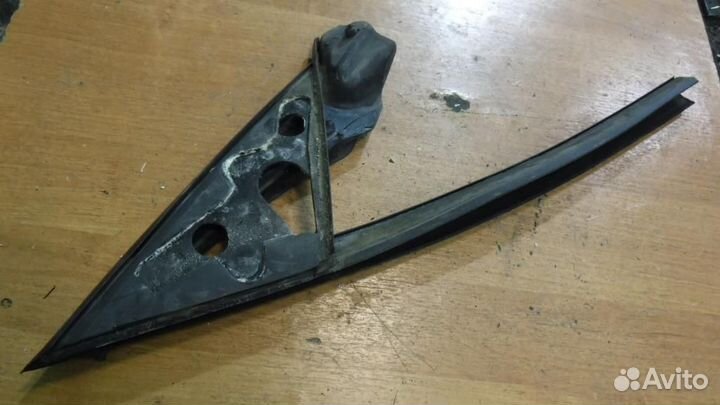 Уплотнитель стекла наружний BMW 1 E87 E81