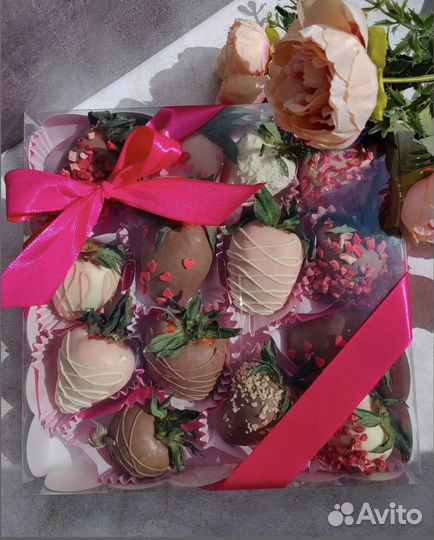 Клубника в шоколаде, сладкие букеты