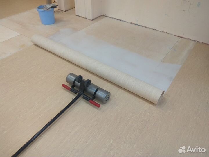Каток для укладки линолеума аренда (валик, вальцы)