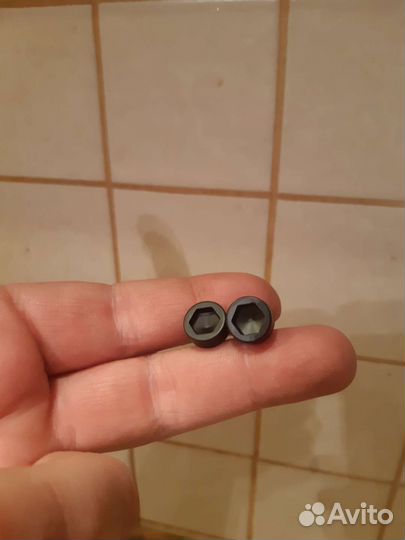 Болтики для колес