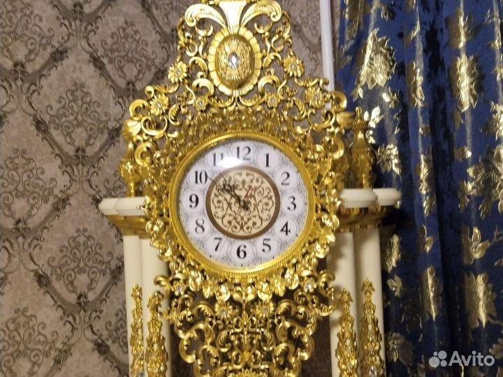 Иранские напольные часы