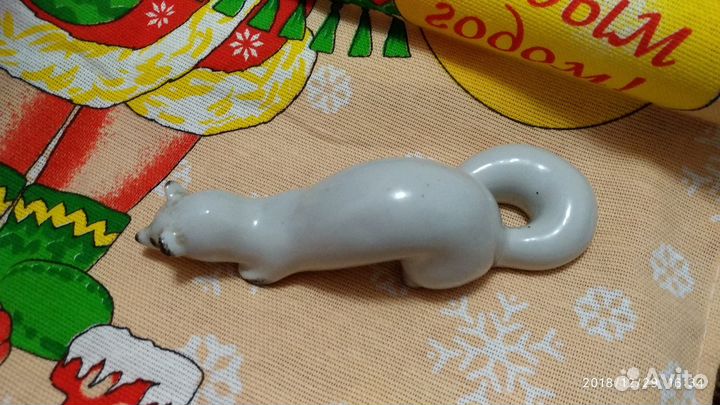Продам антиквариат фарфоровую фигурку 50-60-х г