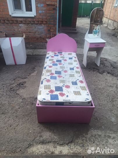 Кровать для девочки бу