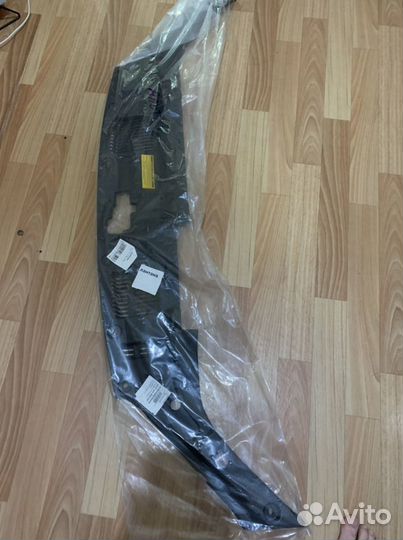 Верхняя накладка рамки радиатора Camry 50/51