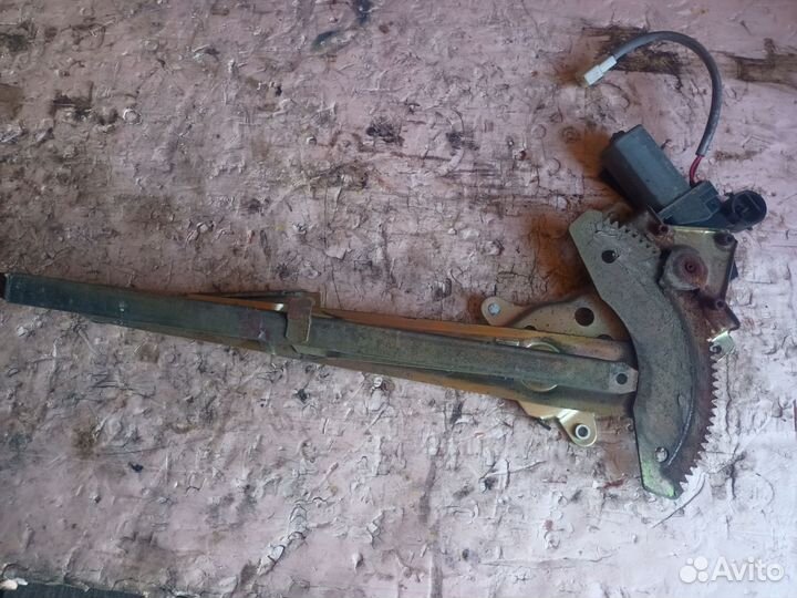 Стеклоподъемник передний правый Lifan Smily