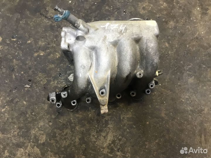 Коллектор впускной Audi 80 B3 1987 1.8 МКПП