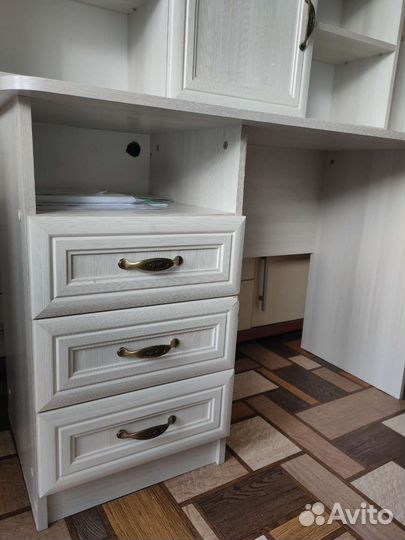 Рабочий стол для школьника бу