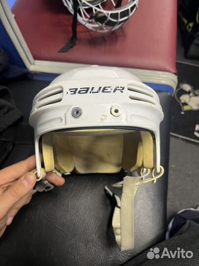 Хоккейный шлем