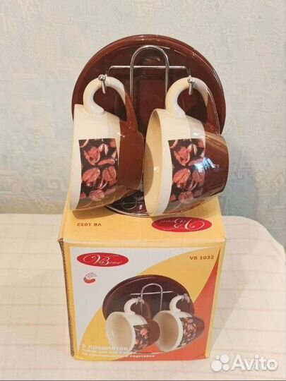 Чашки с блюдцами, бокалы