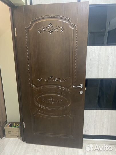 Двери межкомнатные деревянные новые