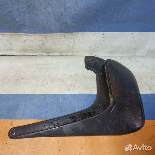 Брызговик передний левый Renault Logan 1 1.4