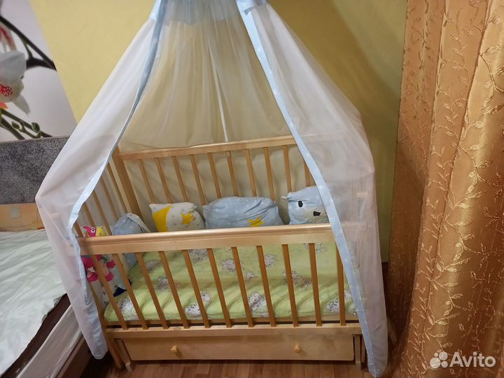 Детская кроватка