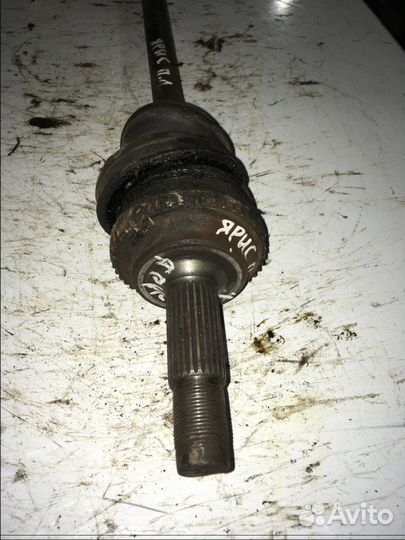 Полуось левая Toyota Yaris Тойота Ярис