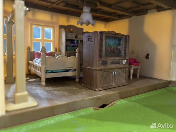 Двухэтажный дом Sylvanian Families